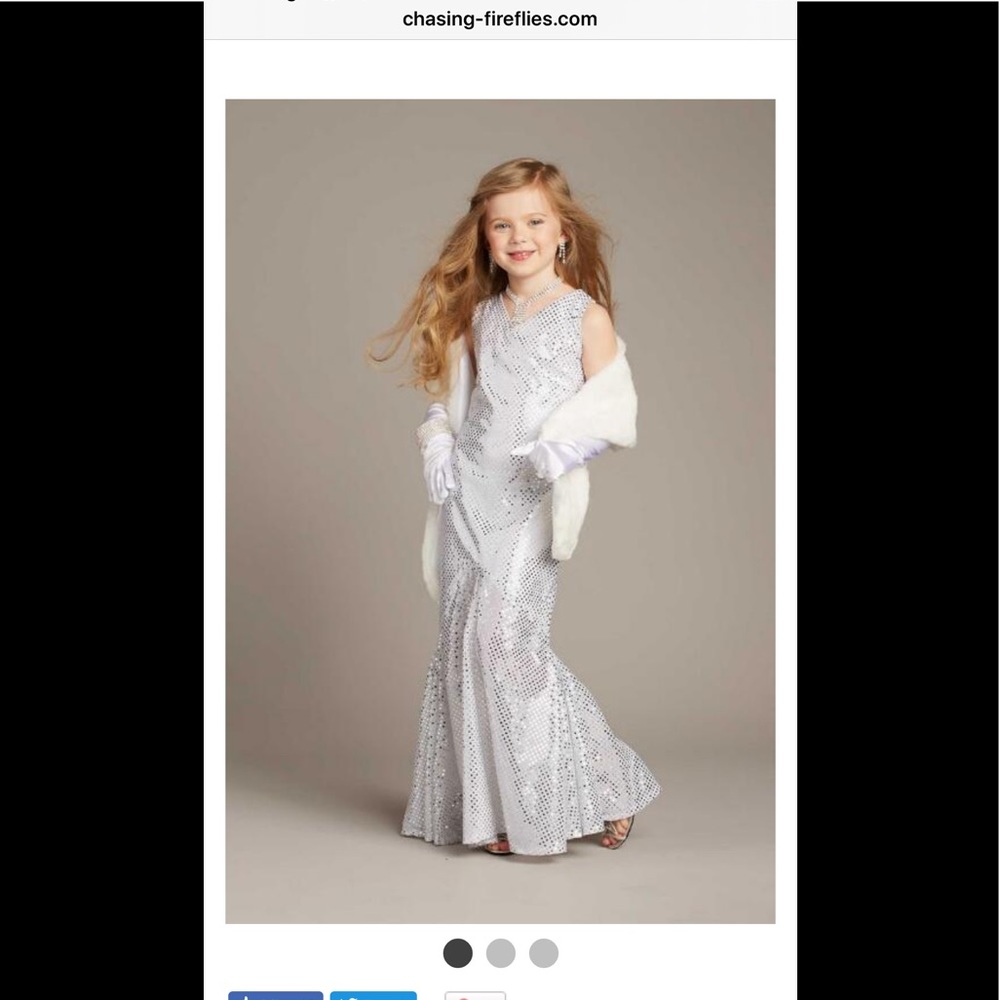 Movie star costume for Girls by Chasing Fireflies.